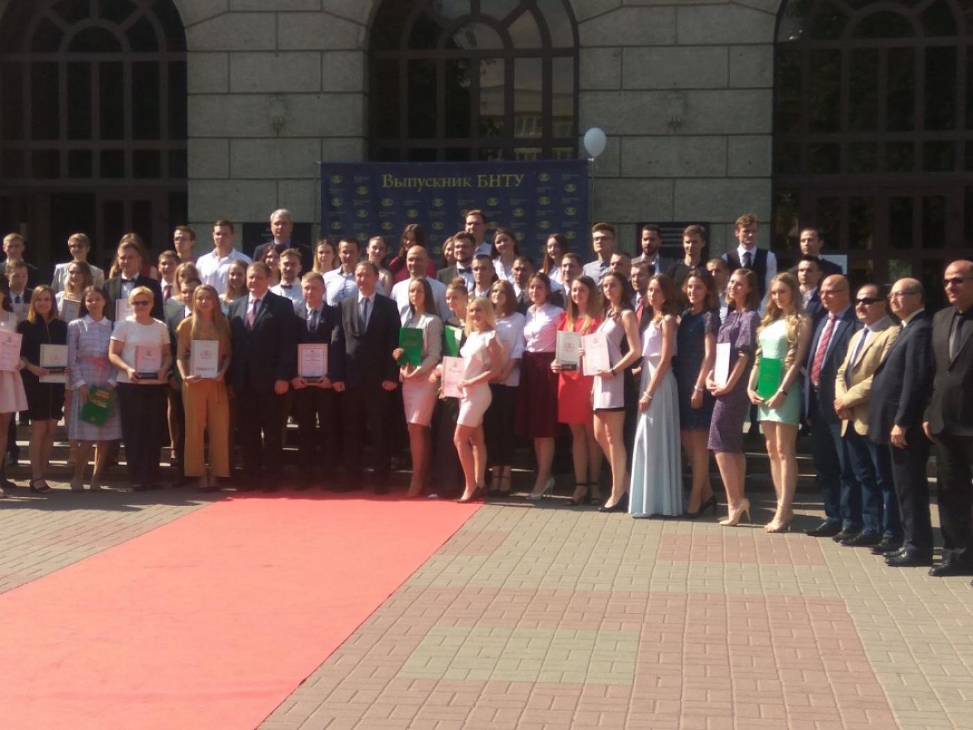 ЛУЧШИЕ ВЫПУСКНИКИ 2017/2018 УЧЕБНОГО ГОДА